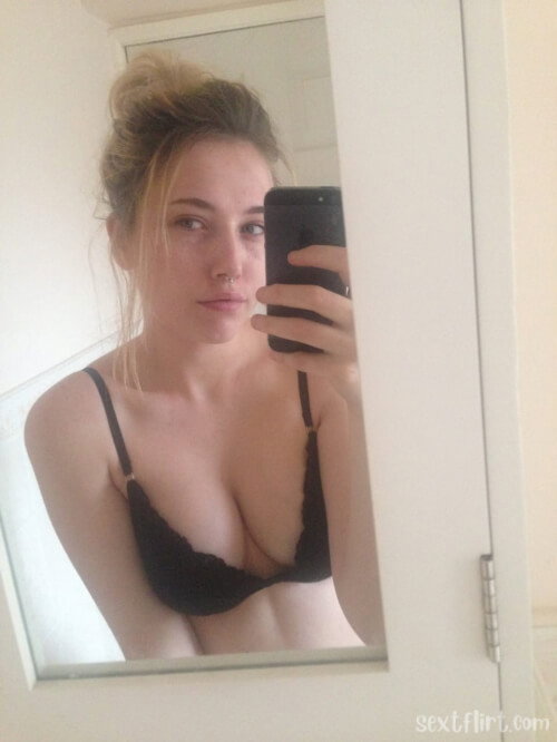 sabrinasrk96's kik photo - nude, horny, naked