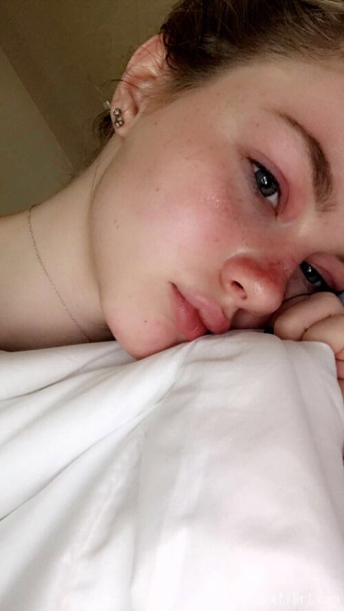 clo1e's kik photo - nude, horny, pussy