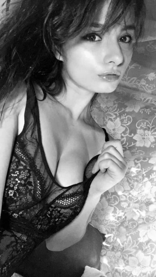 Meow…my name is Kristy, I am a descendant of slave worship with me kik me now : :Kristy11256