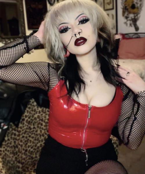 Looking for a submissive slave that can serve me