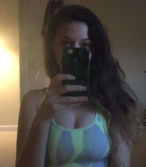I know you want FREE Nudes and I give away some old ones. kik- greatestsummerever