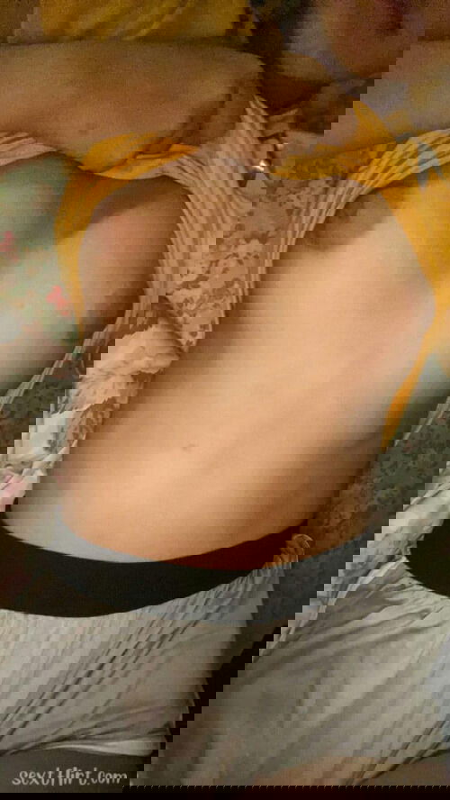 lick me !! kik me now @ ziasky19