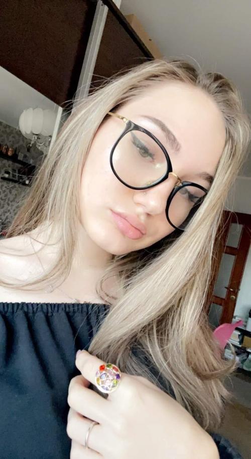 lisaaliz12's kik photo - slut, nude, babe