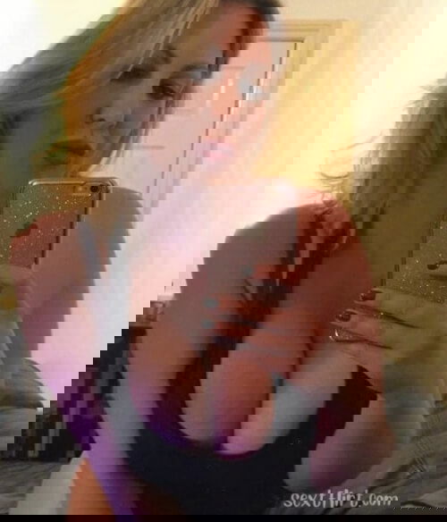 Im a horny girl with a hot Fantasy