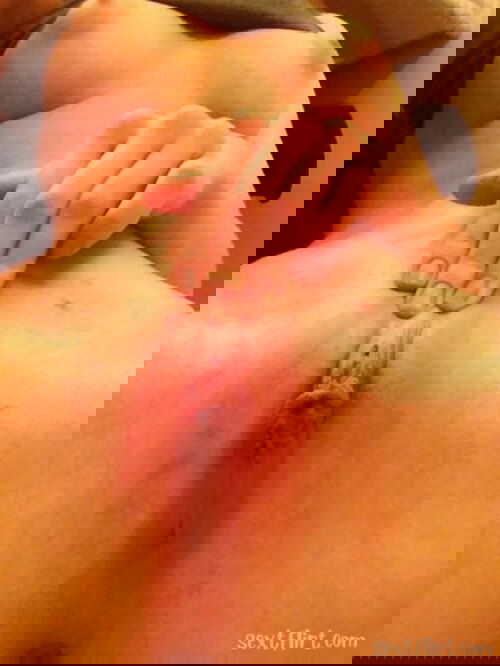 kik me xx.zia.xx im horny