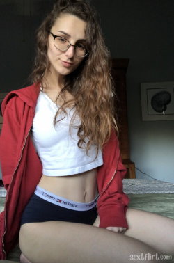 tinaaaask420's kik photo - slut, xxx, nsfw, Petite, Brunette, Selfie