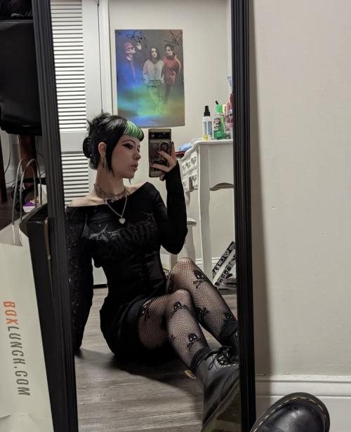 mistressella's kik photo - fingering, dirty