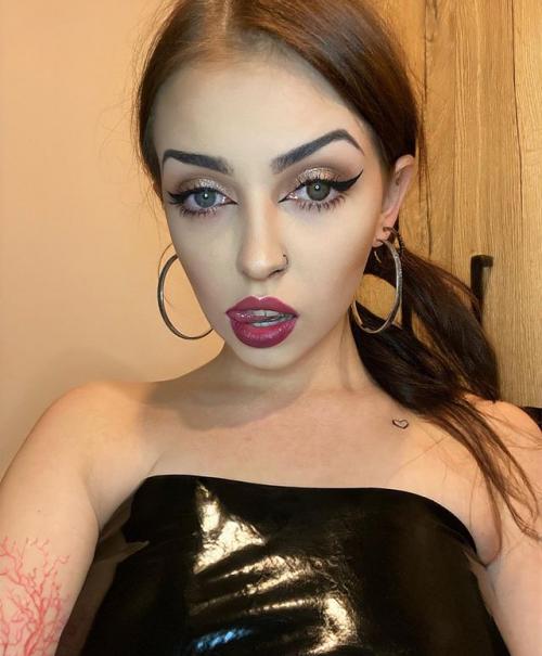 mistressclar's kik photo - fingering, slut, anal
