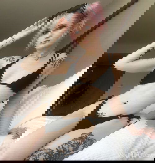 Kik—Melissalucian ...hook up or sext 