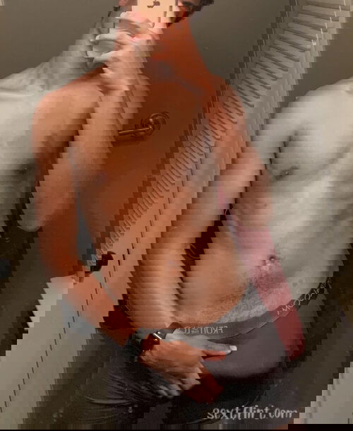 Trade with me Kik: thiccdicc_3