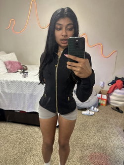 itspaulaxoxo's kik gallery - horny, dirty, femdom, Brunette, Asian, Selfie (2/3)