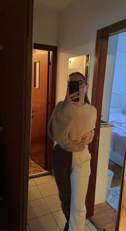 olivasexygrils's telegram gallery - Curvy, Petite, Brunette, Selfie (3/3)