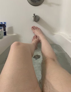 parebi6212's telegram gallery - boobs, blowjob, nude, Nudes, Topless, Thong, Brunette, Feet, Selfie (3/5)