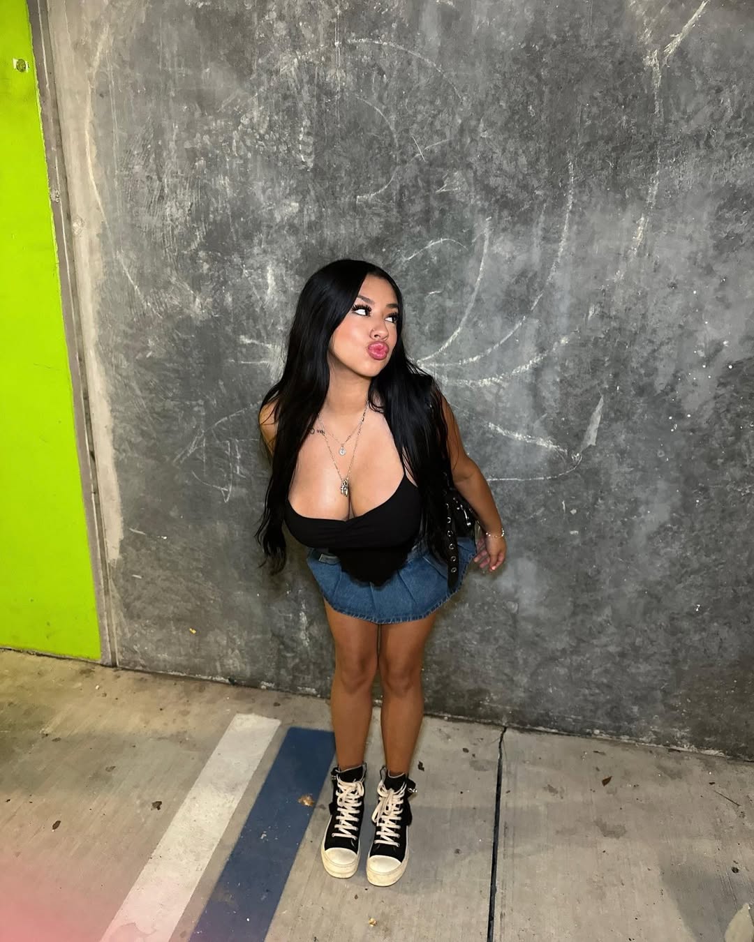 noraalove's kik gallery - fingering, blowjob, creampie (3/3)