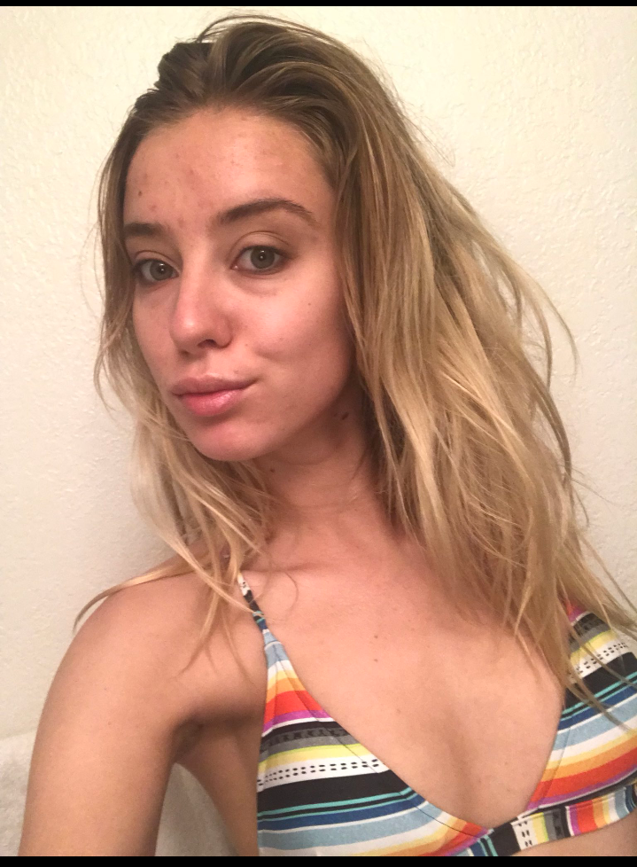 I'm available for any kind of sexting, hookup and Meetup hmu on Snapchat @ronniedowns25