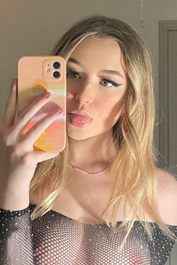 Rachelx77's telegram photo - Topless, Blonde, Selfie