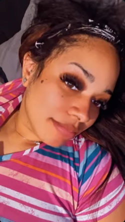 sexy_debra_kiss90's snapchat photo - Selfie