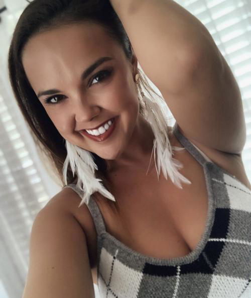 I’m into hookup and selling of nudes not free message me with my snap id anitawillie12