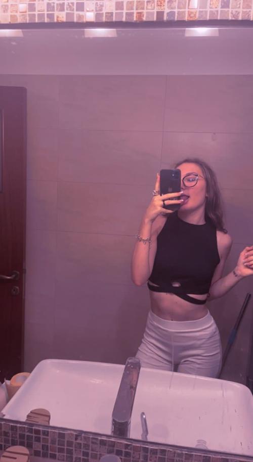florence_rose11's tiktok photo - ass, horny, anal