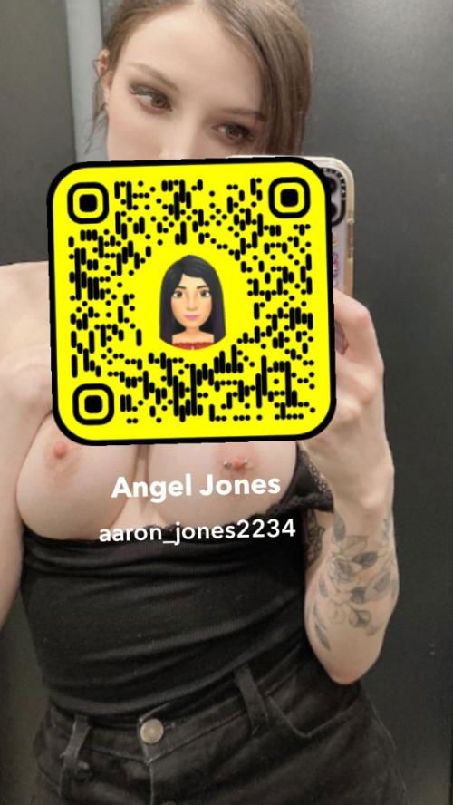 I'm horny 💓💓now add my💋🔥 Snapchat @aaron_jones2234