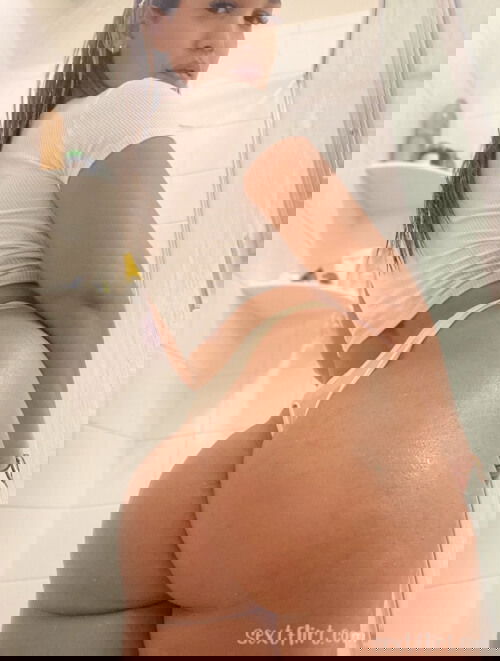 Let's fuck date on snap @emilly_maley