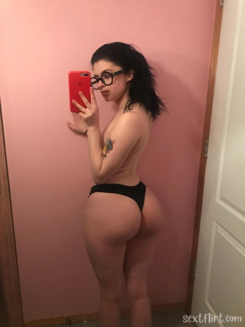 alinarose112's snapchat photo - ass, nude, horny