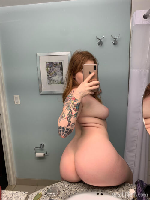 rosenisa657's snapchat photo - ass, nude, pussy