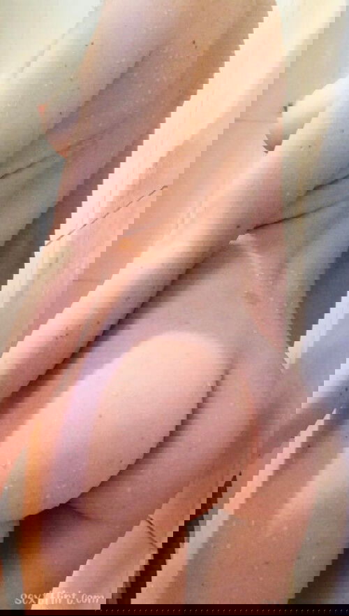 Cum and get wet with me