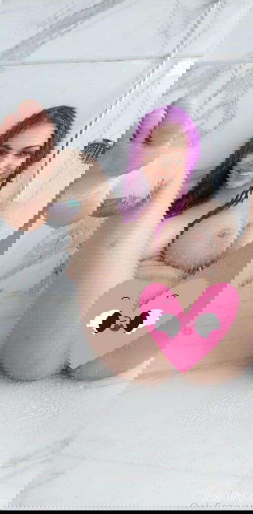 I'm hot now add my snap:@saraviney2021