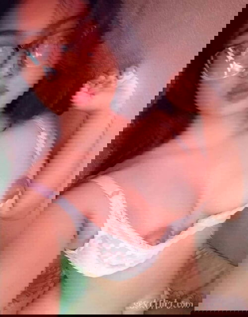 I'm fucking hot girl