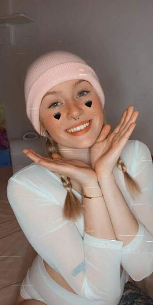 Im available hmu x