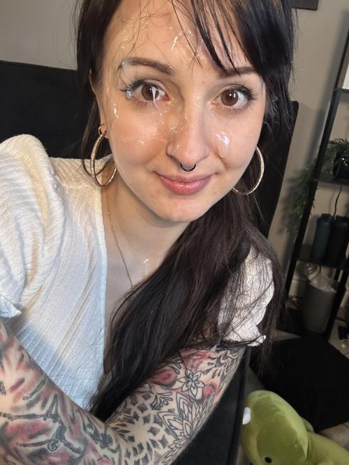 ariana-queen736382728's snapchat photo - ass, sexy, creampie