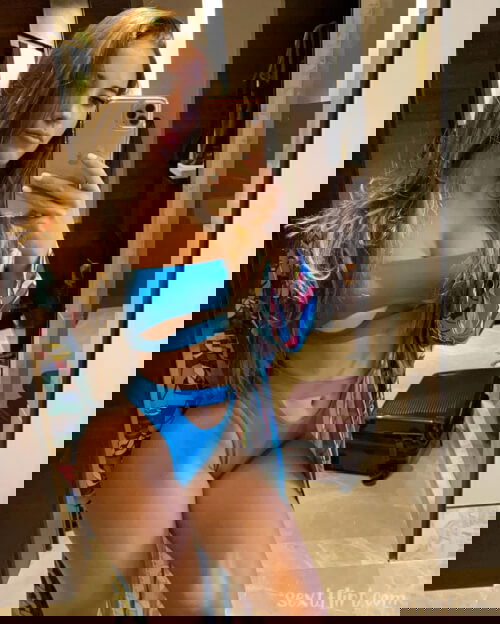 Add me SNAPCHAT mia_emily2021