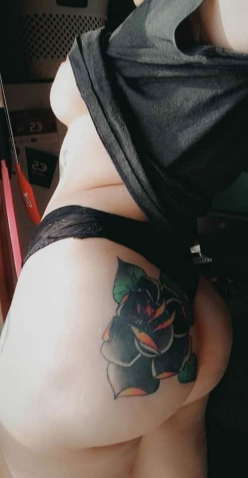 Im so hot and my pussy so very wet wanna see my fingering pussy video add me now snap