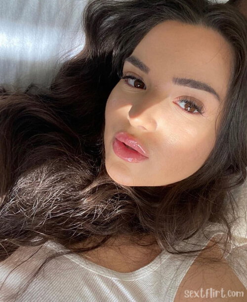 joliye's snapchat photo - boobs, ass, nude