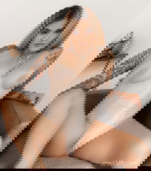Now I'm very horny wet come joice