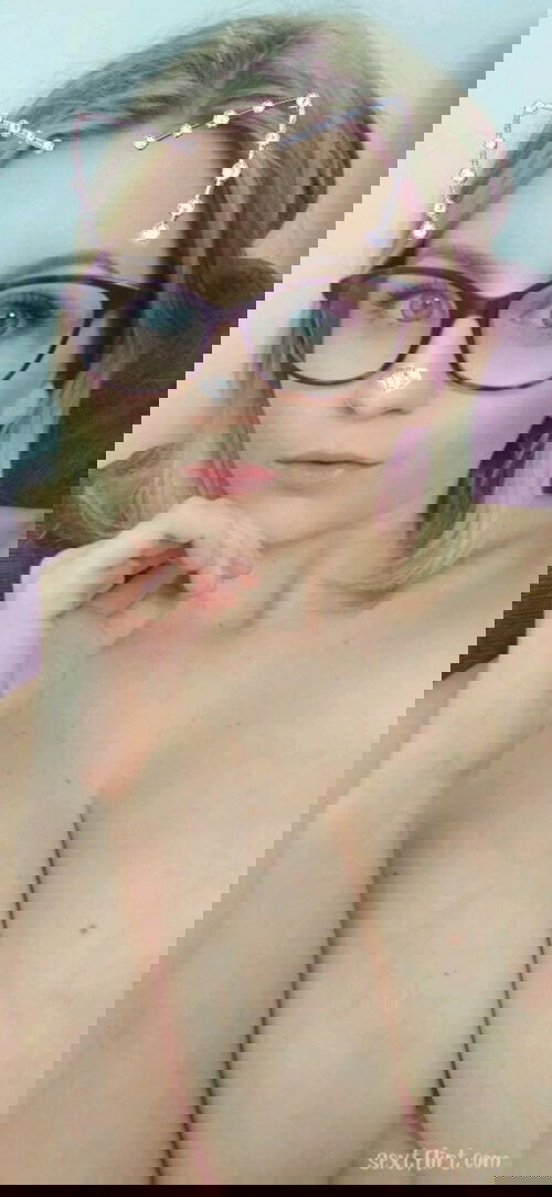 Sext or nudes add my snap @ liza33x