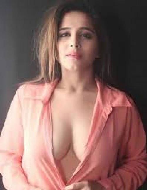 hi i am horny and i am rubbing my pussy and as if you wants to fuck me so add me snapchat lilyzoey91