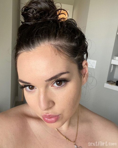 joliye's snapchat photo - boobs, ass, pussy