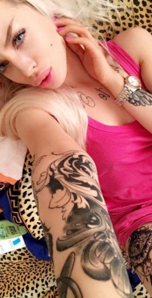 dawnn209's snapchat photo - boobs, ass, pussy