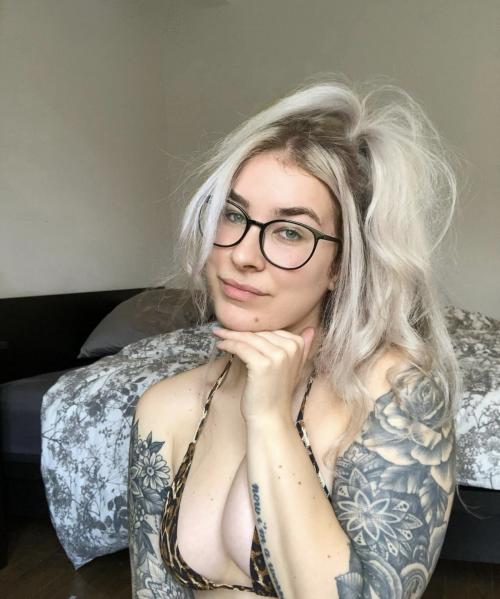 m_maribeth268's kik photo - boobs, ass, sex