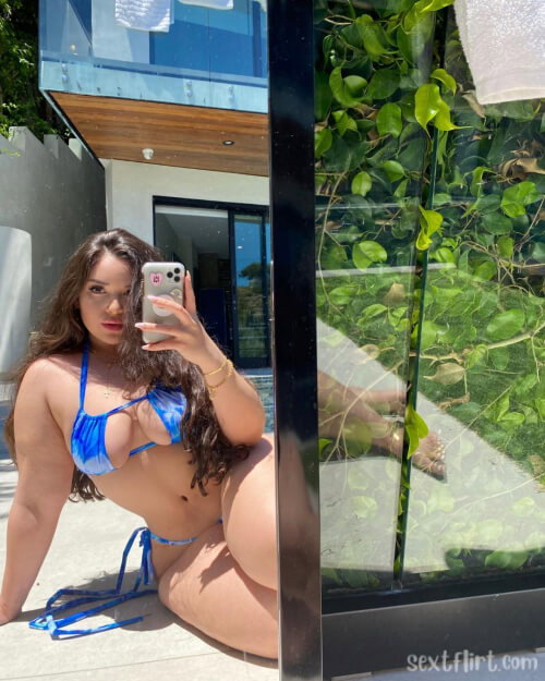 joliye's snapchat photo - boobs, ass, sexy