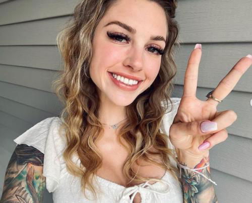Hit me up on SNAPCHAT @audreystnd