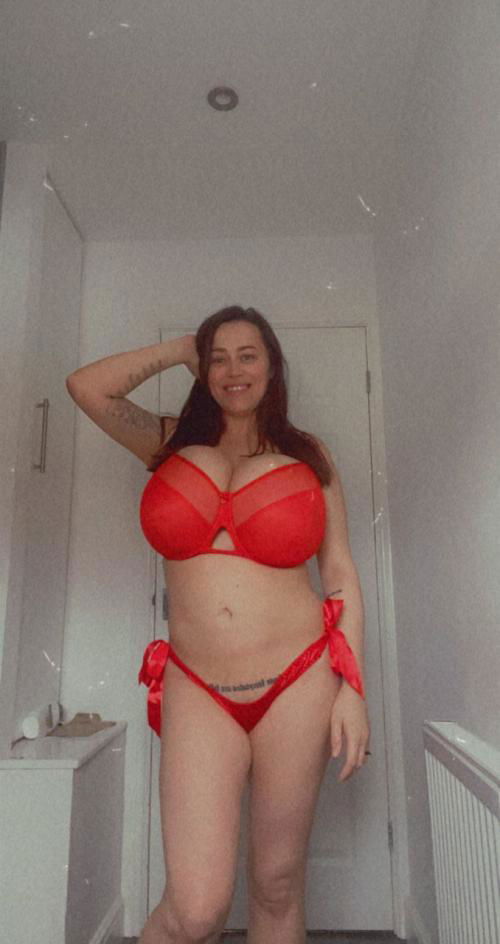Darling I'm so horny add me Snapchat isabella01667