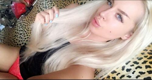 dawnn209's snapchat photo - boobs, fingering, pussy
