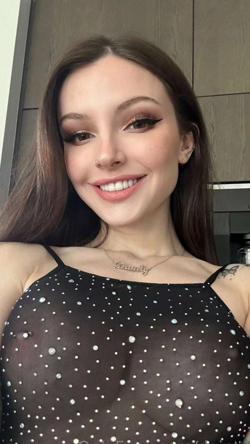 I'm horny now add my snap @mulanralhla23