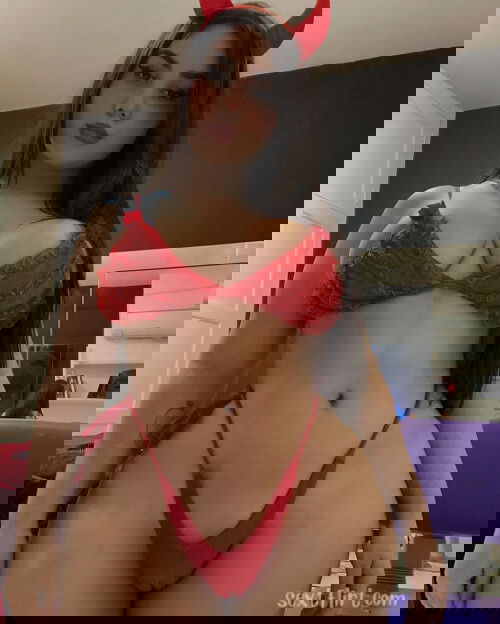 I am so hot add me snap: denisemetn20.