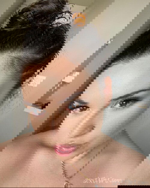 I am horny add me snap: juesly2020