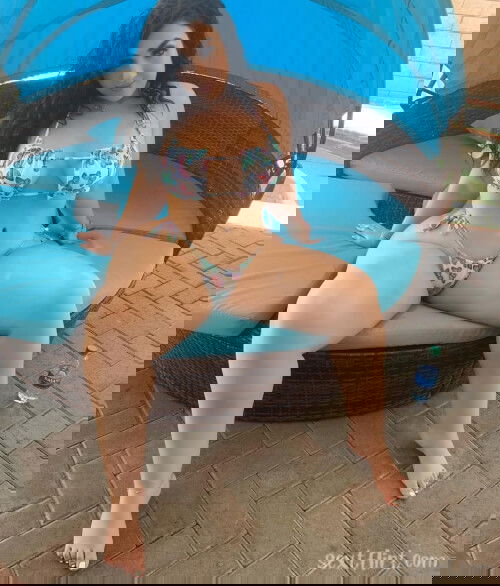      I am horny add me snap: neepy9113 