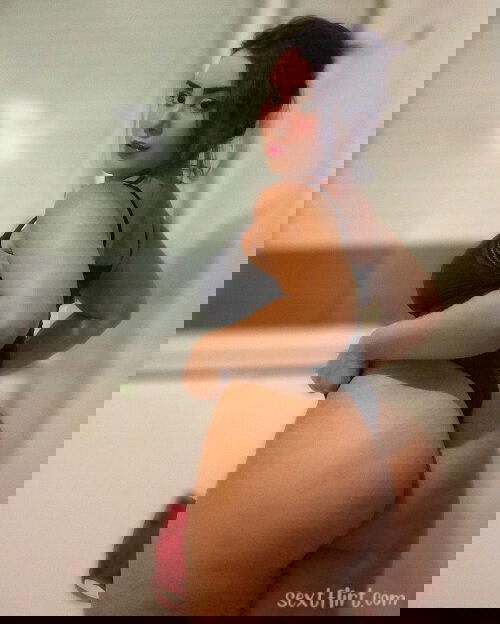      I am horny add me snap: neepy9113 